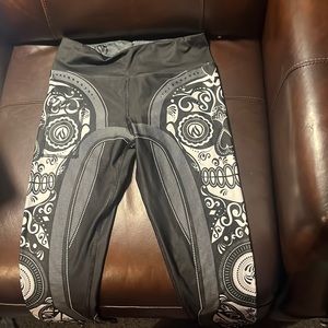 INKnBurn burn skull legging size 4